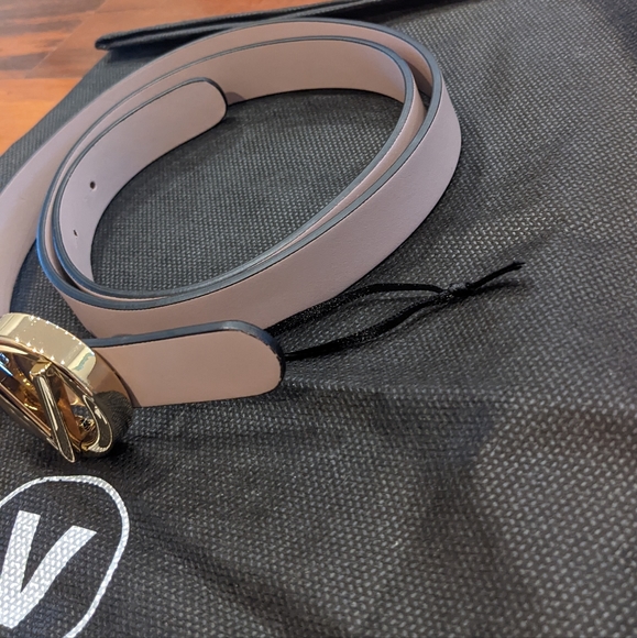 MARIO VALENTINO SLIM LEATHER LAVENDER LOGO BELT SIZE LARGE + DUST BAG NWT ❤️ - Picture 9 of 11